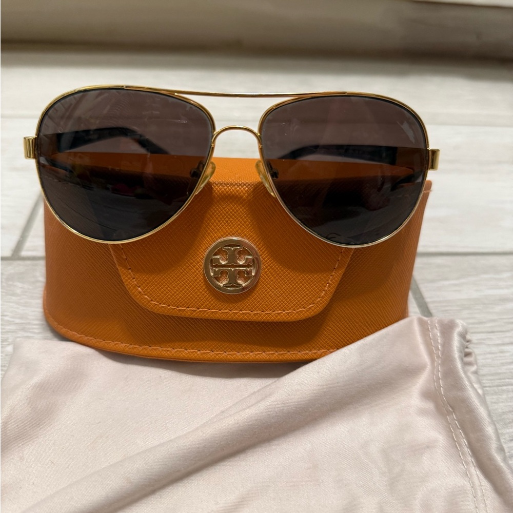 Tory Burch Aviator Polarized Sunglasses TY6010 1402/1E